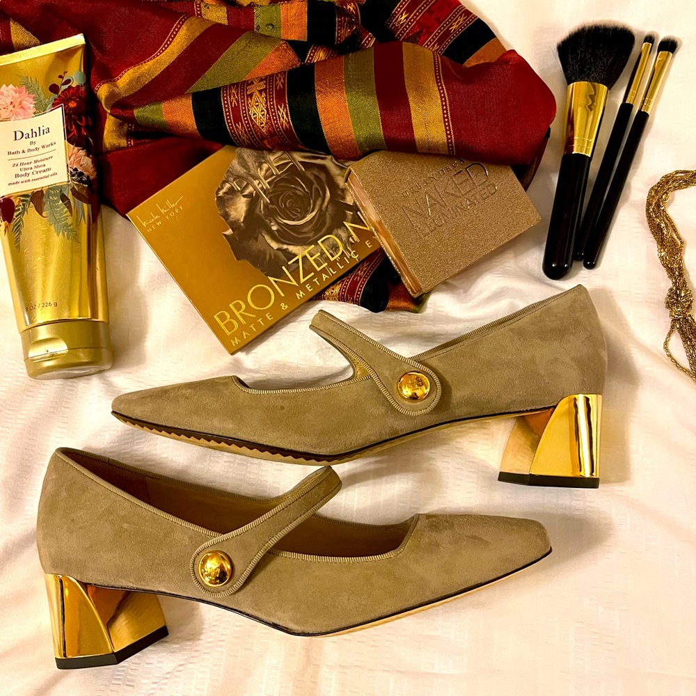 Tory Burch Metallic Gold and Beige 8.5 Heels.
